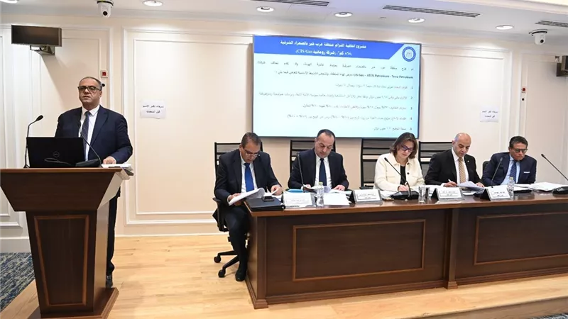 طاقة النواب توافق على 5 قوانين للترخيص لوزير البترول بالتعاقد مع شركات دولية