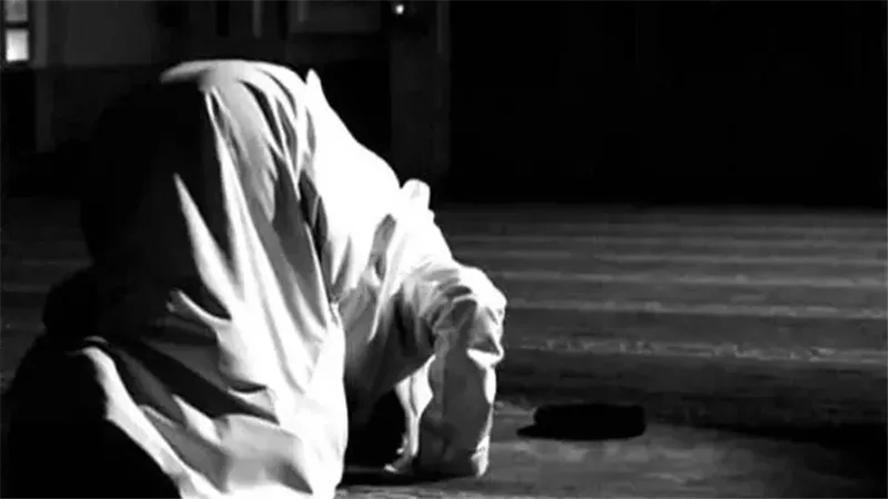 هل يجوز ذكر اسم شخص في الدعاء أثناء الصلاة؟.. الإفتاء تجيب
