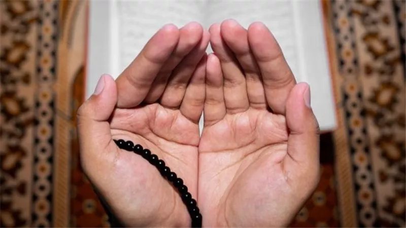 دعاء الصباح المستحب عن النبي.. «اللهم إني أعوذ بك من الكفر والفقر»
