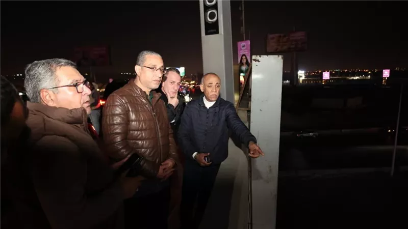 محافظ الجيزة في جولة ليلية.. متابعة صارمة لترشيد الكهرباء بمحاور المحافظة| صو 