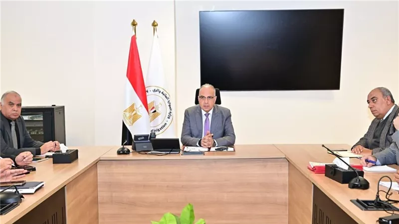 الدكتور سويلم يتابع أعمال نموذج تطوير إدارة المياه في زمام ترعة الإسماعيلية 