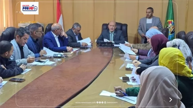 سكرتير عام الفيوم يتابع مع رؤساء المدن آليات تسريع وتيرة العمل بملف التصالح