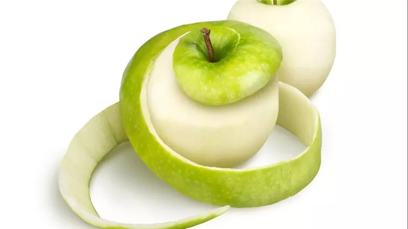 قبل رمي القشور اكتشفي كيف تنظفين منزلك بمواد طبيعية آمنة ورخيصة
