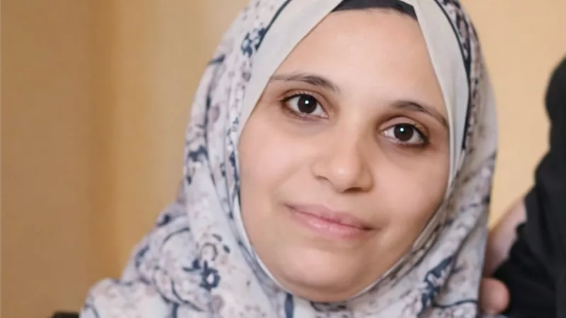 سيدة بنى سويف تحقق حلمها بالماذونية .. تسعى لإثبات الجدارة والنجاح