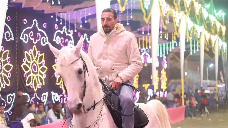 صدمة في عالم الخيول.. وفاة أشهر مدرب في صعيد مصر إثر حادث أليم