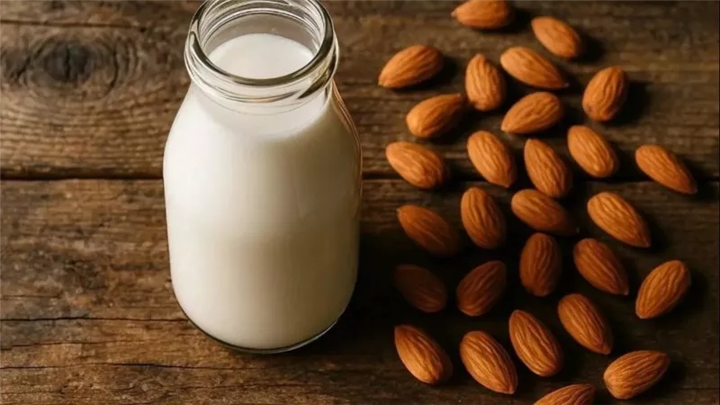 ماذا يحدث لمستوى السكر في الدم عند شرب حليب اللوز يوميا