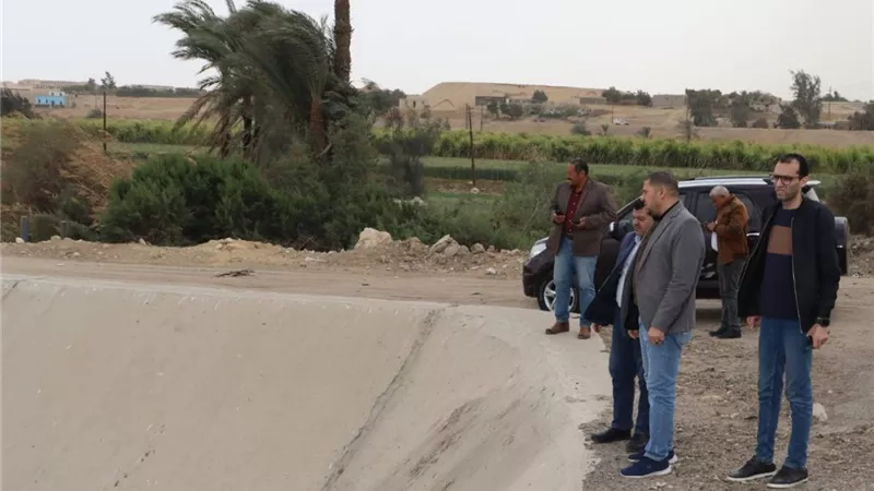 سكرتير عام بنى سويف يتفقد مخرات السيول لمواجهة أية تقلبات في الطقس