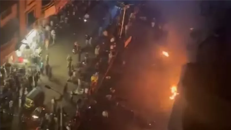 حريق يلتهم أحد المحلات أسفل عقار بشارع العشرين بفيصل