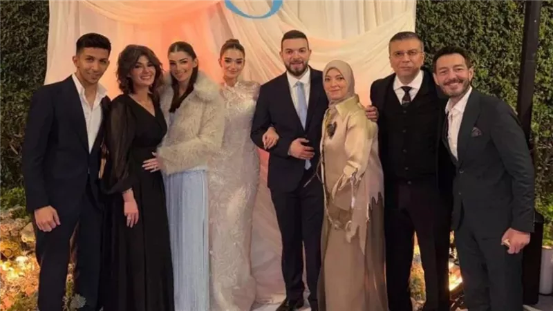 هشام جمال يهنئ ملك زاهر بخطبتها: أحلى عروسة في الدنيا
