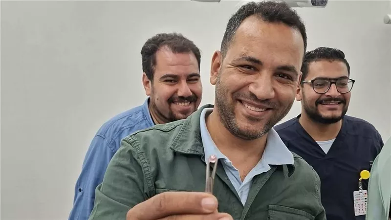 خرزة في أنف طفل تتحول إلى حالة طوارئ.. طبيب بالأقصر ينقذه 
