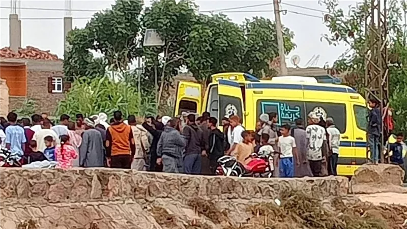 مصرع شاب وإصابة 2 آخرين في حادث تصادم موتوسيكل  مع جرار قصب بالإقصر