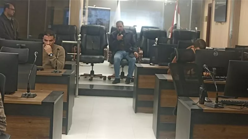 سكرتير عام بنى سويف يتابع جاهزية التعامل مع التداعيات المحتملة للطقس