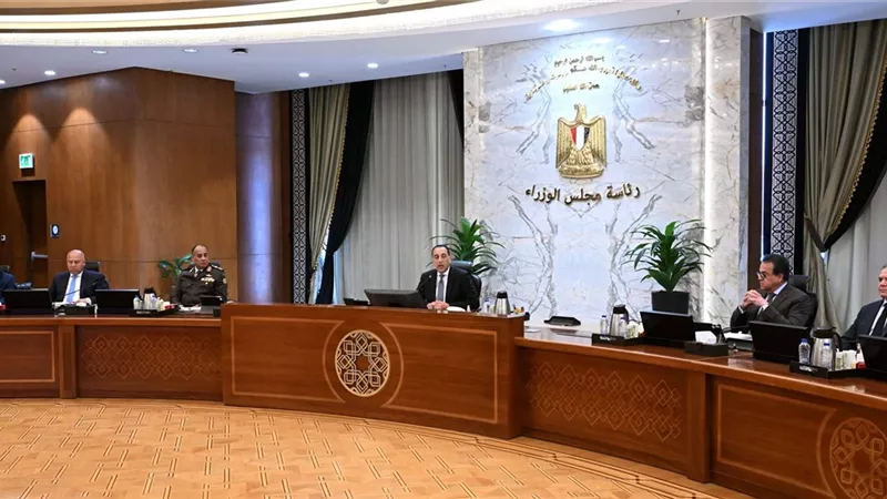 مدبولي يحذر من تداعيات التصعيد.. تحرك عاجل لحماية الاقتصاد وتأمين الإمدادات