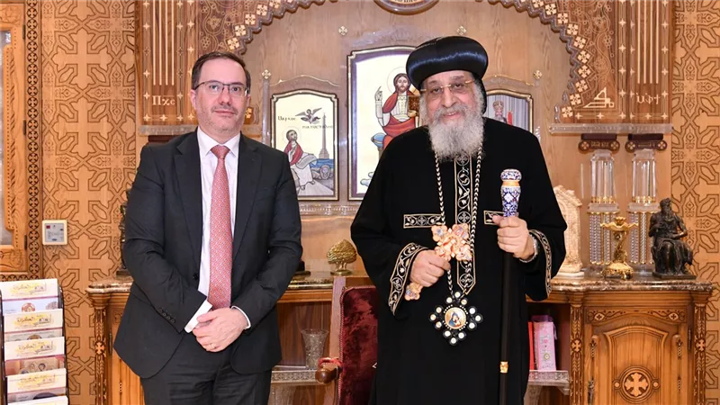 البابا تواضروس الثاني يستقبل سفيري بريطانيا وإيطاليا بالقاهرة