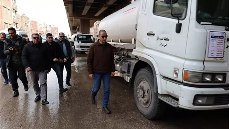 محافظ الجيزة يتفقد جهود شفط مياه الأمطار بشوارع الدقي والعجوزة وصفط اللبن