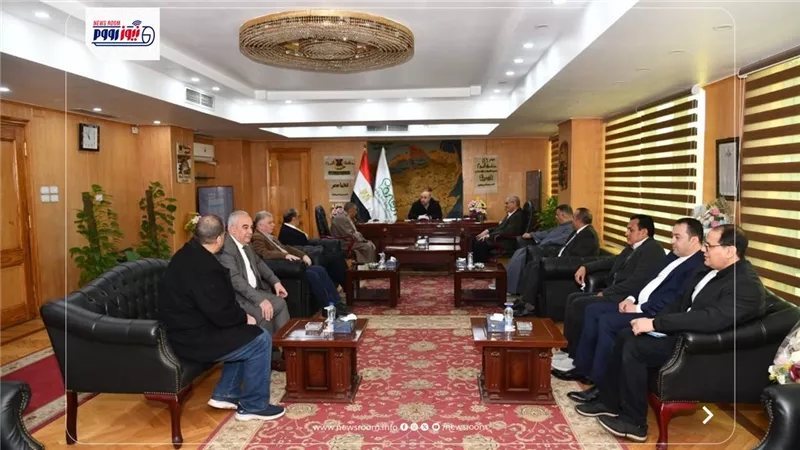 محافظ الفيوم يلتقي مجلس إدارة الغرفة التجارية لبحث آليات التعاون المشترك 