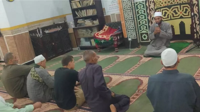 لنشر الفكر الوسطي.. أوقاف بني سويف تكثف الدروس المنهجية بمساجد المحافظة