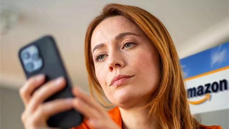 إشعارات وهمية وسرقة بيانات.. تحذير أمني من لمستخدمي أمازون  