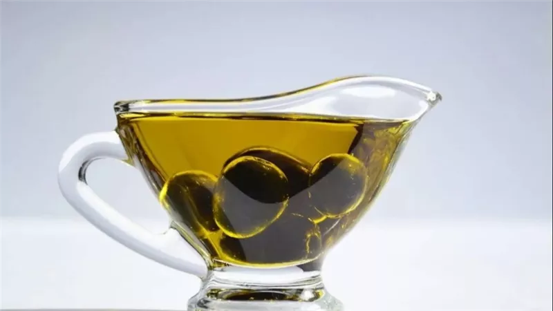 دراسة تكشف فوائد زيت الزيتون على الدماغ والأمعاء والصحة العامة للجسم 	