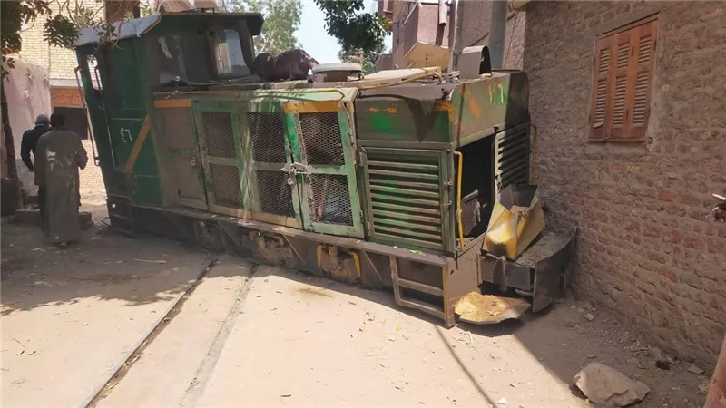 خروج قطار قصب السكر عن القضبان بأسوان.. تحرك سريع يمنع الكارثة دون إصابات