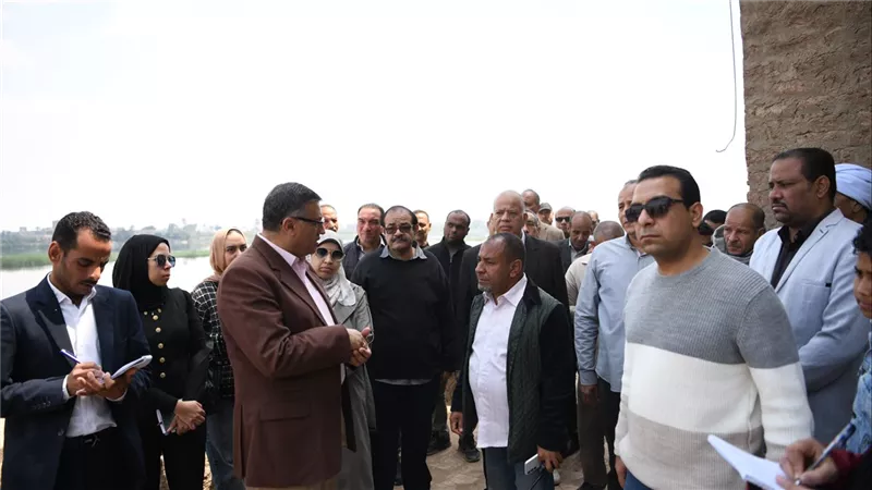 لتنشيط السياحة الريفية.. محافظ قنا يجري جولته الأولى بمعبد دندرة  