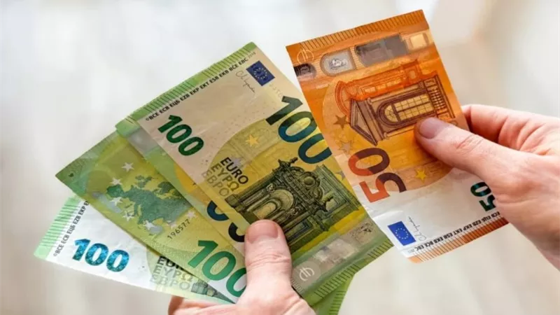 سعر اليورو اليوم السبت 4 أبريل 2026.. تحديث لحظي لأسعار الصرف بالبنوك