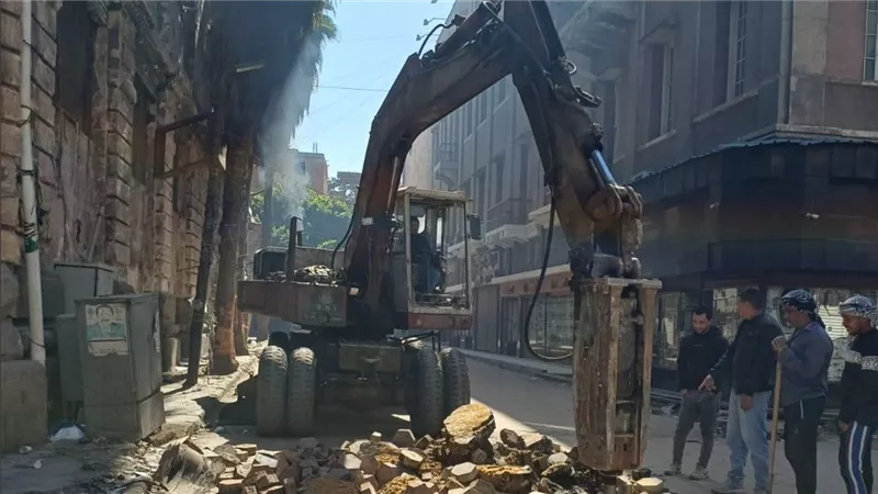 بدء تنفيذ أعمال المرافق بالمرحلة الثانية لتطوير منطقة العتبة بالقاهرة 