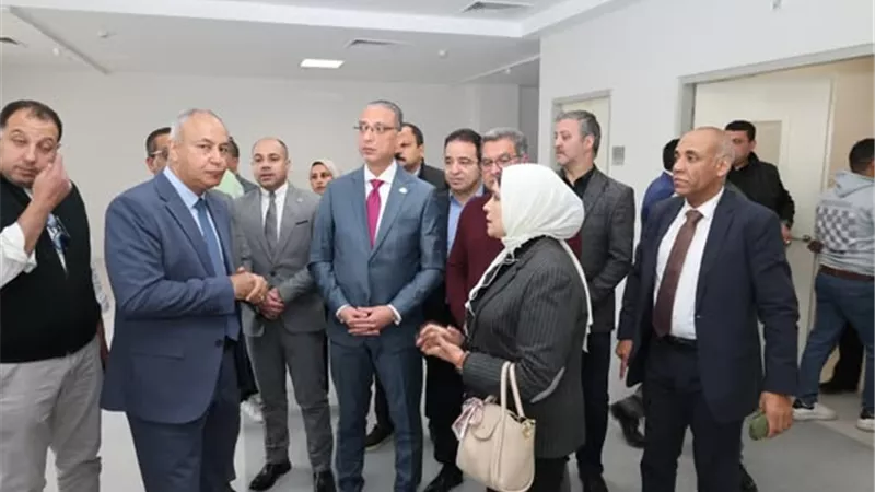 محافظ الجيزة يتفقد التجهيزات النهائية داخل مستشفى بولاق الدكرور قبل افتتاحها