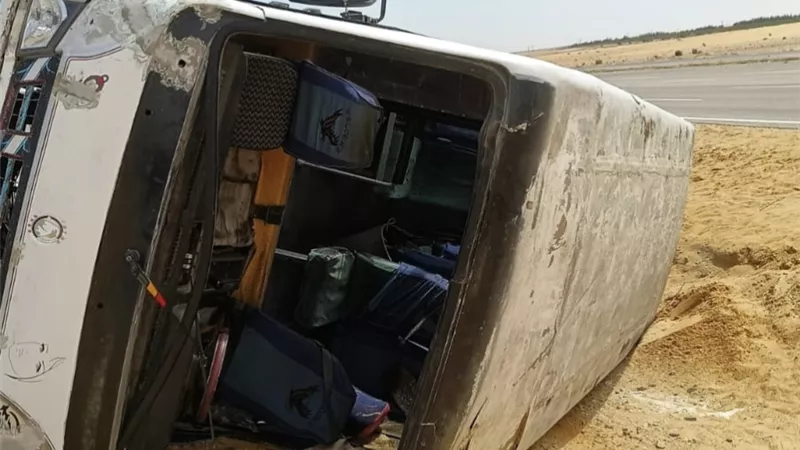 إصابة 12 شخصا بينهم سوداني في حادث انقلاب أتوبيس بالبحيرة