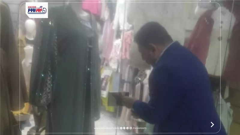 غلق وتشميع محلين في أول أيام تطبيق قرار ترشيد الكهرباء بطامية بالفيوم