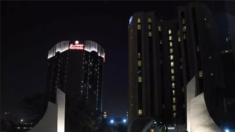 الداخلية القطرية: مستوى التهديد الأمني مرتفع وعلى المواطنين البقاء في منازلهم 