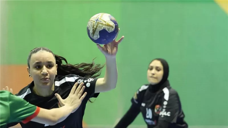 الأهلي يفوز على سبورتنج في مباراة مثيرة بدوري كرة اليد للسيدات