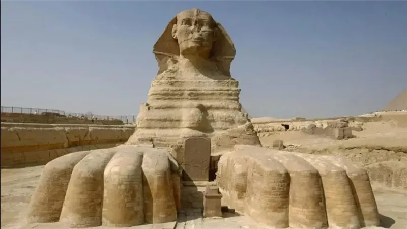 اكتشاف تمثال ثانٍ لأبو الهول في الجيزة| مدير متحف مكتبة الإسكندرية يفجر مفاجأة