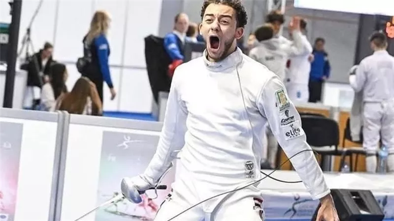 وزير الرياضة يهنئ محمد السيد ببرونزية كأس العالم للمبارزة