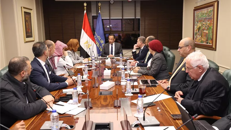 وزيرالاتصالات يبحث مع الرئيس الإقليمي لشركةSAPتعزيز استثمارات الشركة العالمية