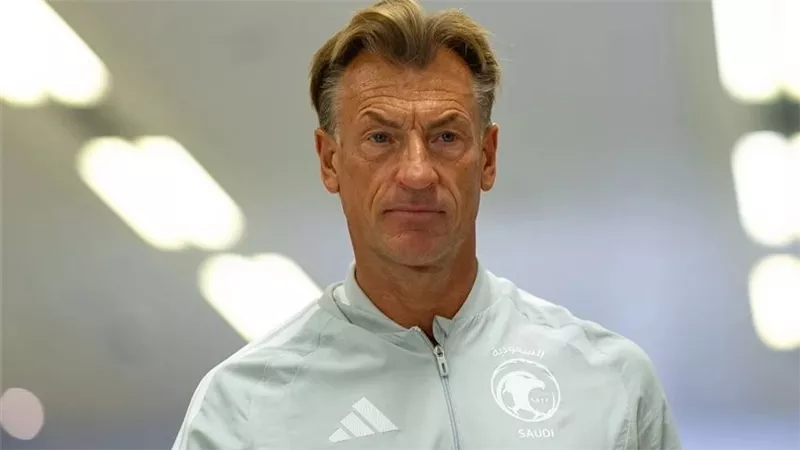 بعد رباعية مصر.. رينارد مهدد بالرحيل عن المنتخب السعودي قبل كأس العالم