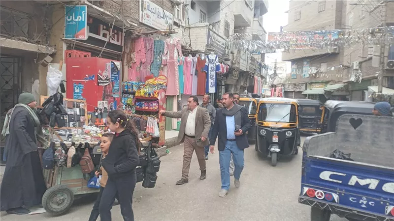 محافظ أسيوط: حملات لإزالة الإشغالات والتعديات بالقوصية وإعادة الانضباط للشارع