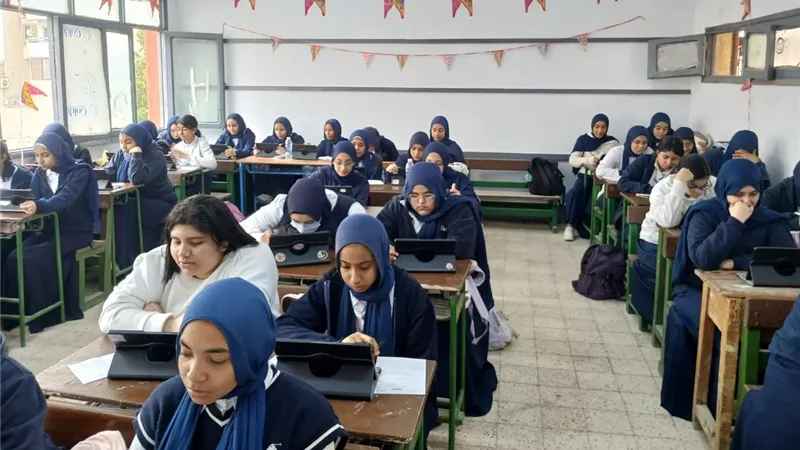 انتظام وهدوء في أول أيام امتحانات مارس بمدارس محافظة السويس