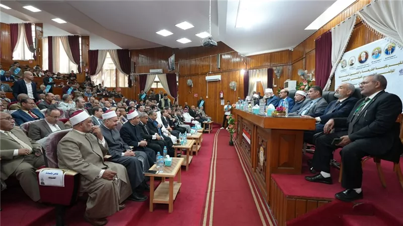 محافظ أسيوط ووكيل الأزهر يفتتحان مؤتمرًا دوليًا لمواجهة المنازعات الأسري