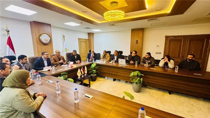 وزيرة الإسكان تتابع توفيق أوضاع الأراضي المضافة بالعبور الجديدة والشروق
