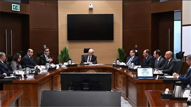 نائب رئيس مجلس الوزراء يتابع جهود الحكومة لتوفير وإتاحة السلع الأساسية للمواطن