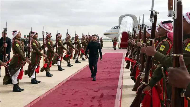 زيلينسكي يصل الأردن لعقد اجتماعات مهمة حول الأمن الإقليمي