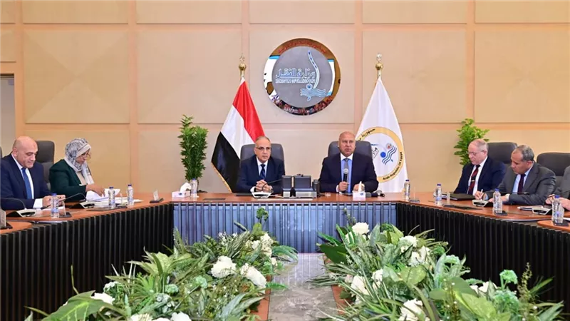 وزيرا النقل والري يبحثان تسريع إجراءات نزع الملكية لمشروعات النقل القومية