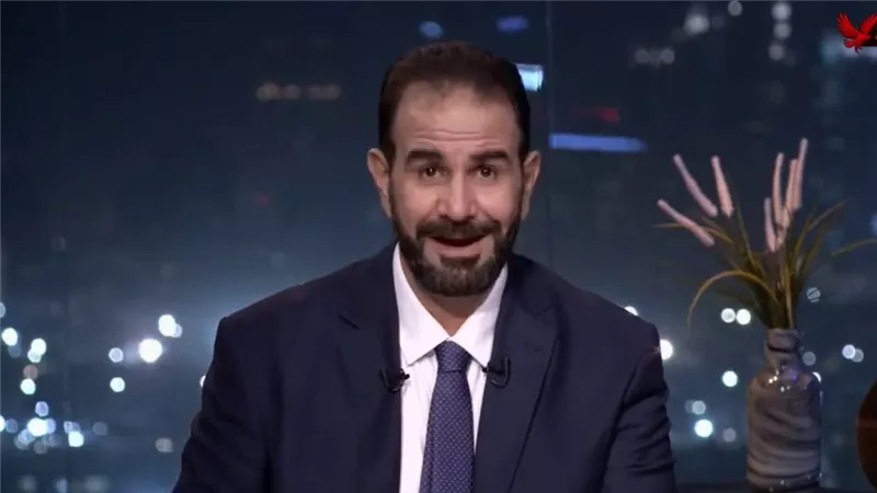 تمسكوا بلغتكم العربية.. المنيسي يفتح النار على مراسلي القنوات الرياضية  