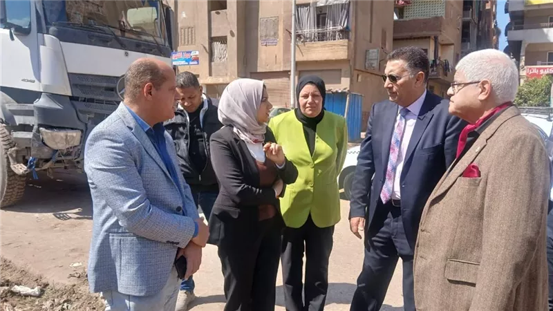 محافظ القليوبية يتابع أعمال تطهير ترعة الشرقاوية بحي غرب شبرا الخيمة