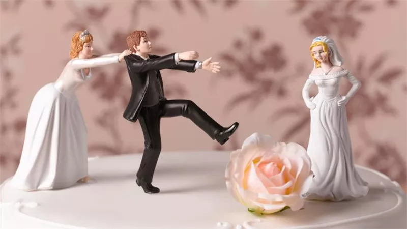 خطافة الرجالة وخرابة البيوت.. نظرة المجتمع للزوجة الثانية 