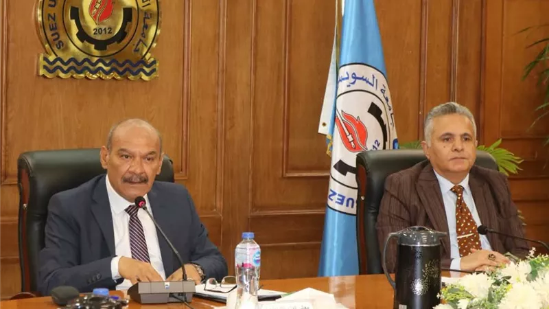 السويس: التعاون بين الجامعة والمحافظة لتعزيز ربط البرامج الدراسية بسوق العمل