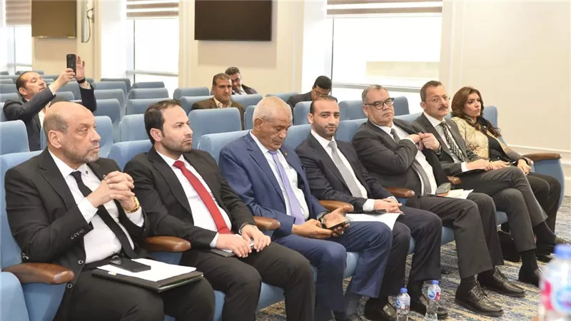 لجنة الصناعة تبحث مصير شركات قطاع الأعمال وسط تأكيدات بحماية العمال 