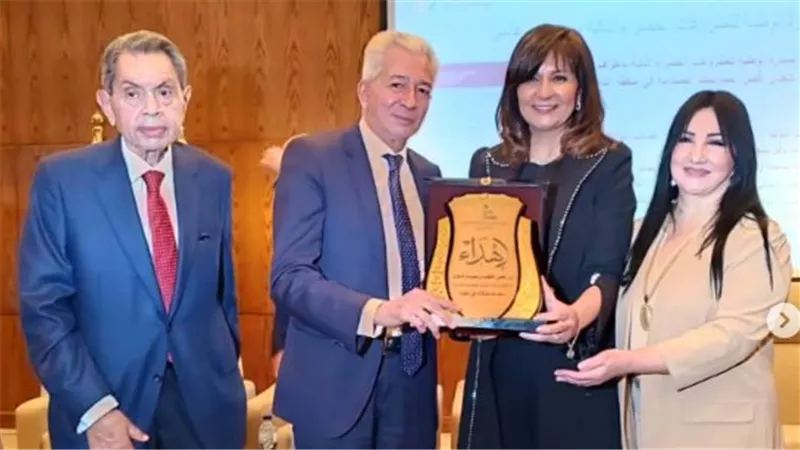 نبيلة مكرم: المرأة ركيزة التنمية الاقتصادية وحصن المجتمع في الأزمات  