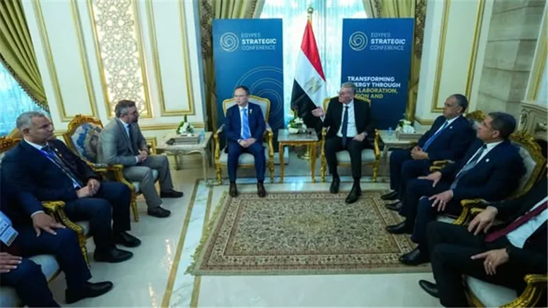 البترول: استخدام الطاقة الشمسية بدلا من السولار بالصحراء الغربية